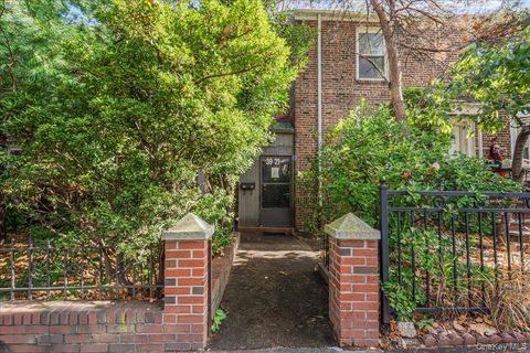 3921 48th Street Sunnyside NY 11104