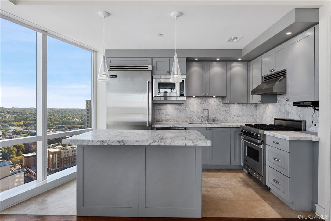 1 Renaissance Square V4G