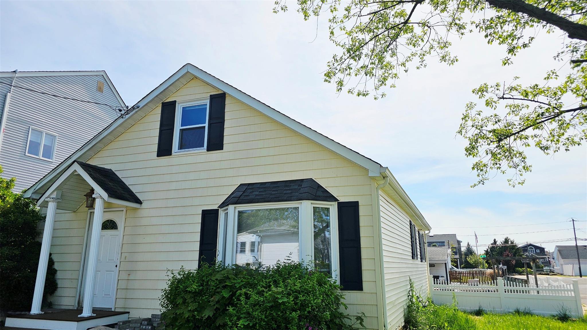 803 S Fifth Street, Lindenhurst, New York image 1
