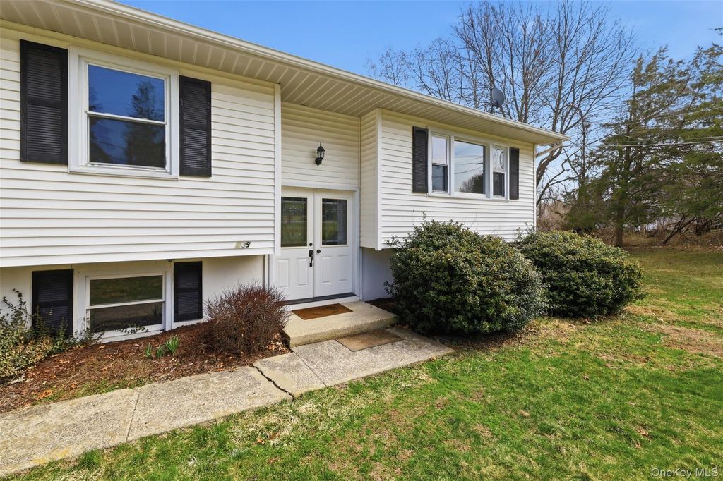 Photo of 238 Ridge Road, Marlboro, NY 12542 (MLS # 975692)