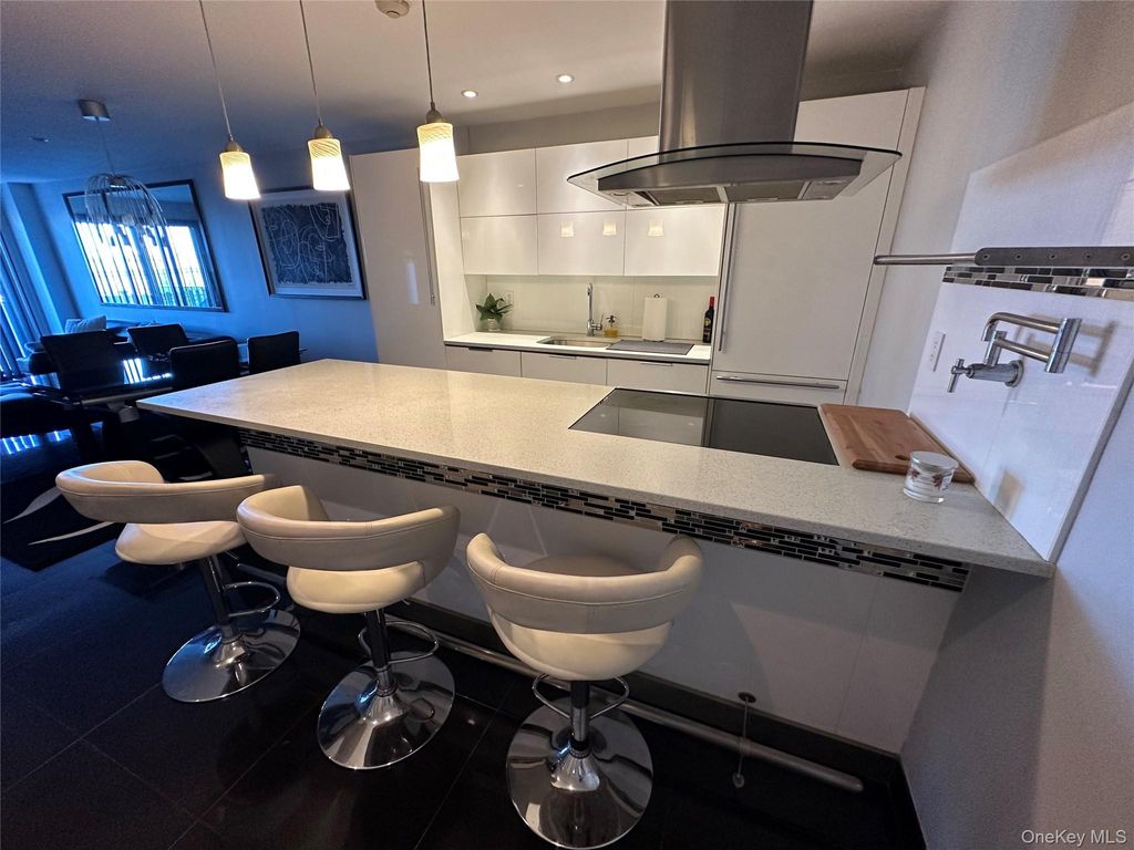 Photo of 360 Shore Road #2G, Long Beach, NY 11561 (MLS # 1018828)