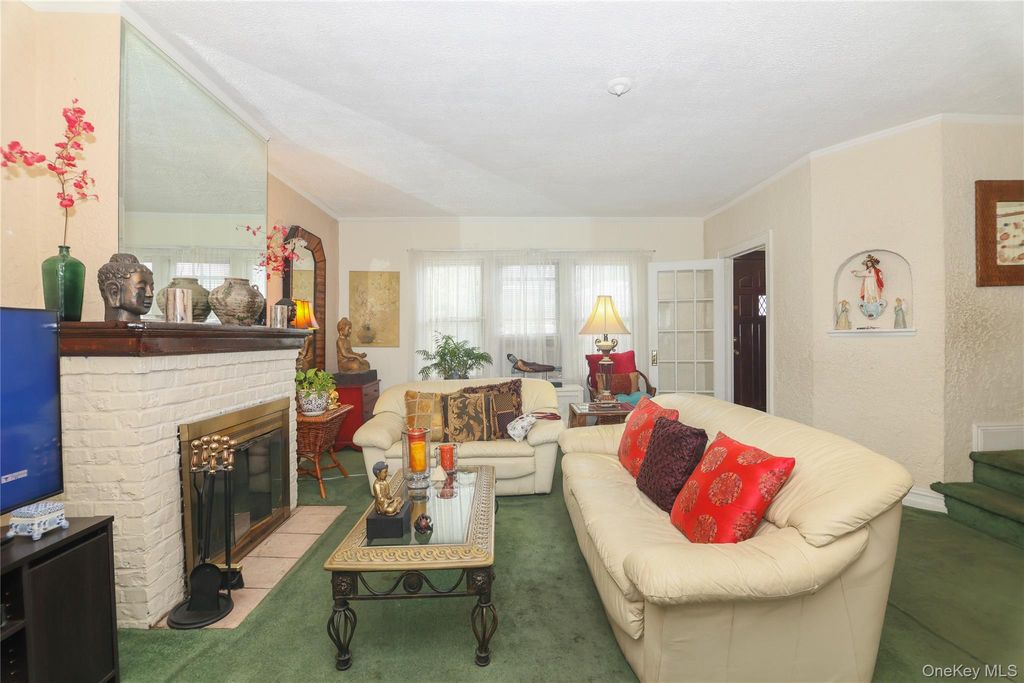 Photo of 2555 Westervelt Avenue, Bronx, NY 10469 (MLS # 962049)