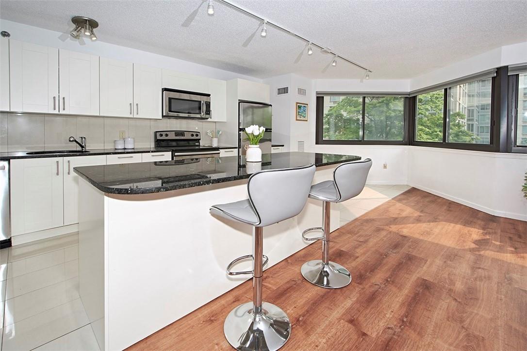 Barker Avenue 302, White Plains, New York - 1 Bedrooms  
1 Bathrooms  
4 Rooms - 
