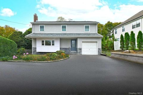 Photo of 434 W Main St, Huntington, NY 11743 (MLS # 929244)