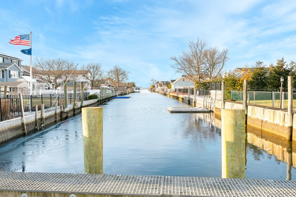 Photo of 281 Richmond Avenue, Amityville, NY 11701 (MLS # 958750)