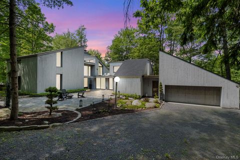Photo of 21 Lincoln Terrace #19, Middletown, NY 10940 (MLS # 1008301)