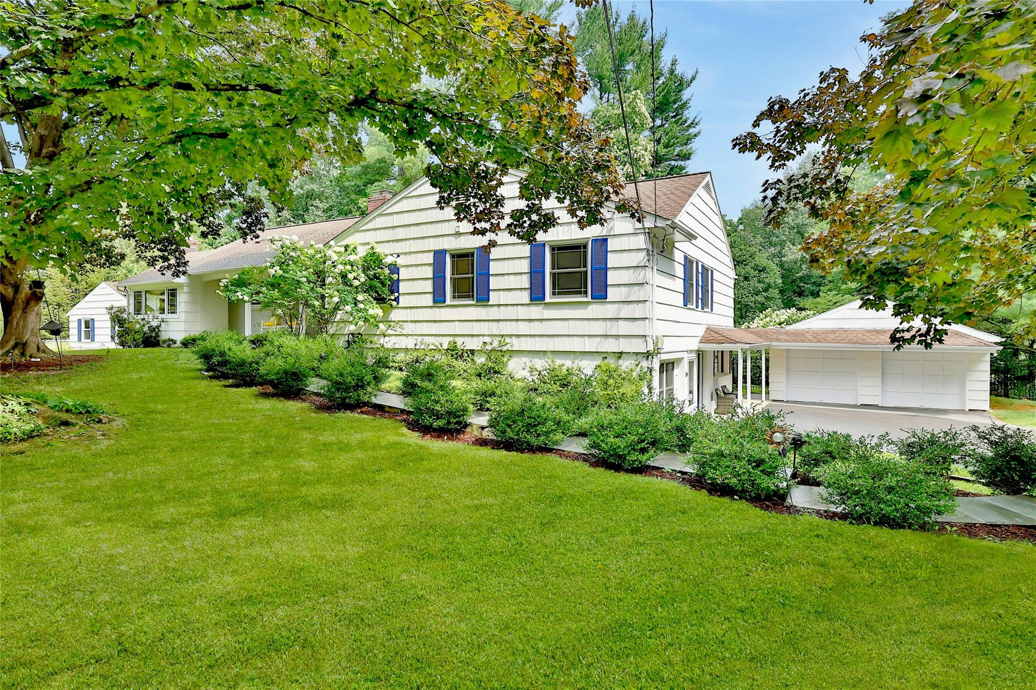 6 Noyes Road, Mount Kisco, New York image 3