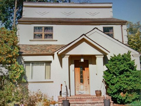Homes For Sale - 159 Alabama Street<br/> Hempstead, NY 11550