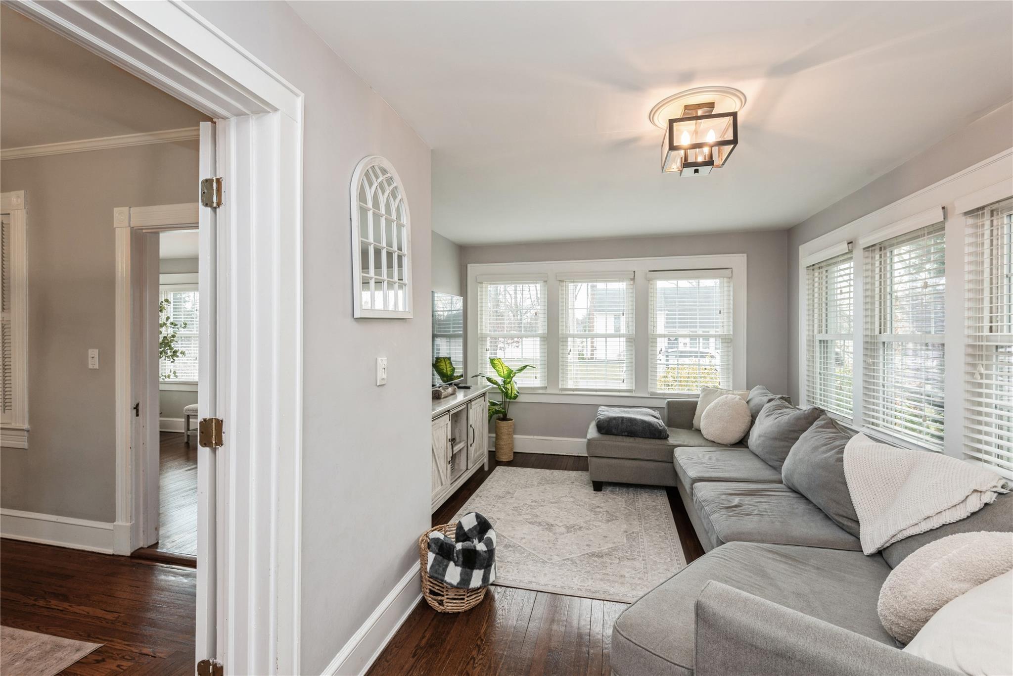 49 W Madison Street, East Islip, New York image 8
