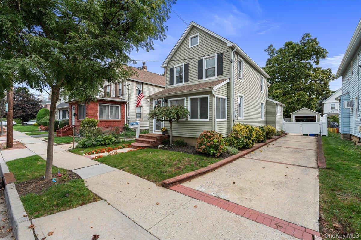 35 Saint Marks Avenue