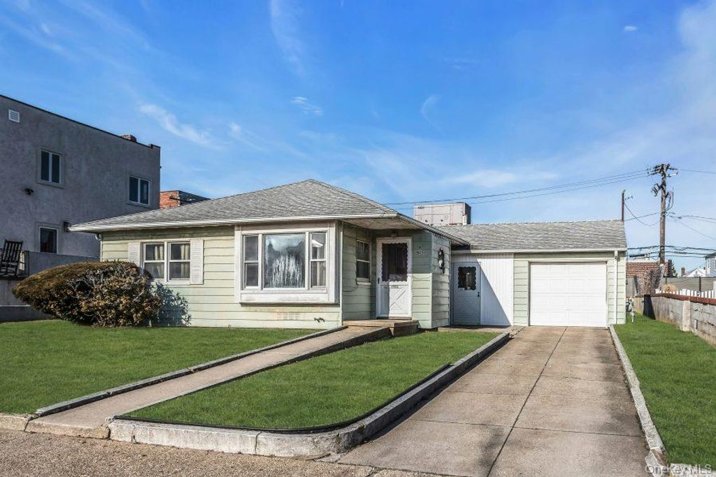 Photo of 545 W Olive Street, Long Beach, NY 11561 (MLS # 950403)