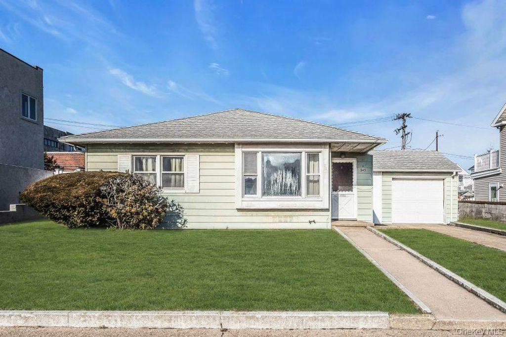 Photo of 545 W Olive Street, Long Beach, NY 11561 (MLS # 950403)