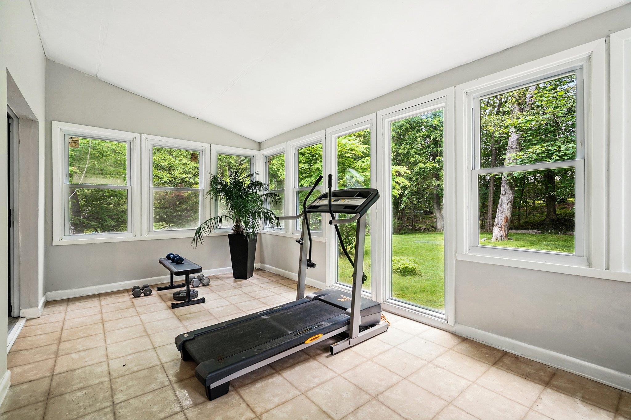 45 Rugby Road, New Rochelle, New York image 26