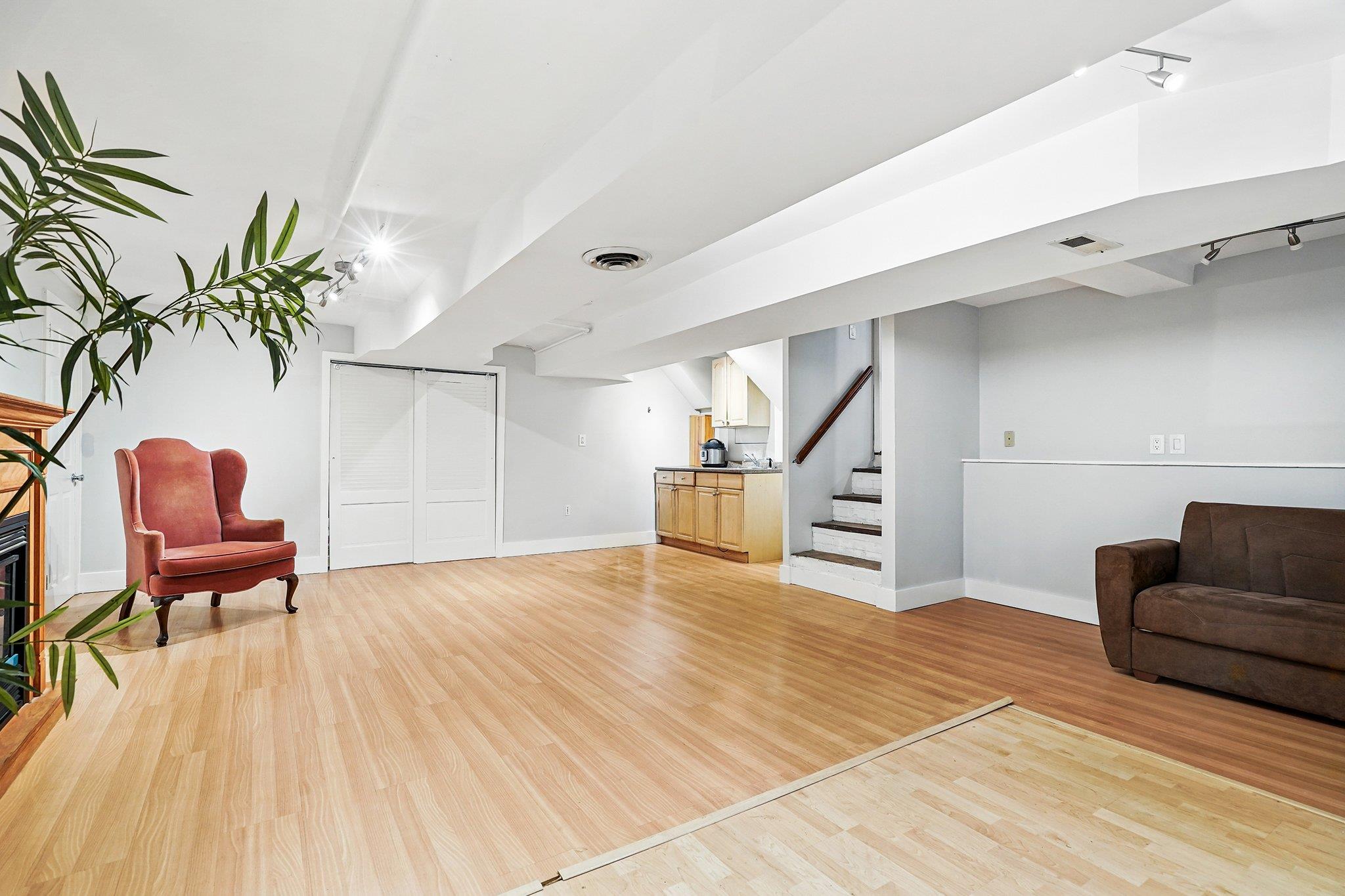 45 Rugby Road, New Rochelle, New York image 32