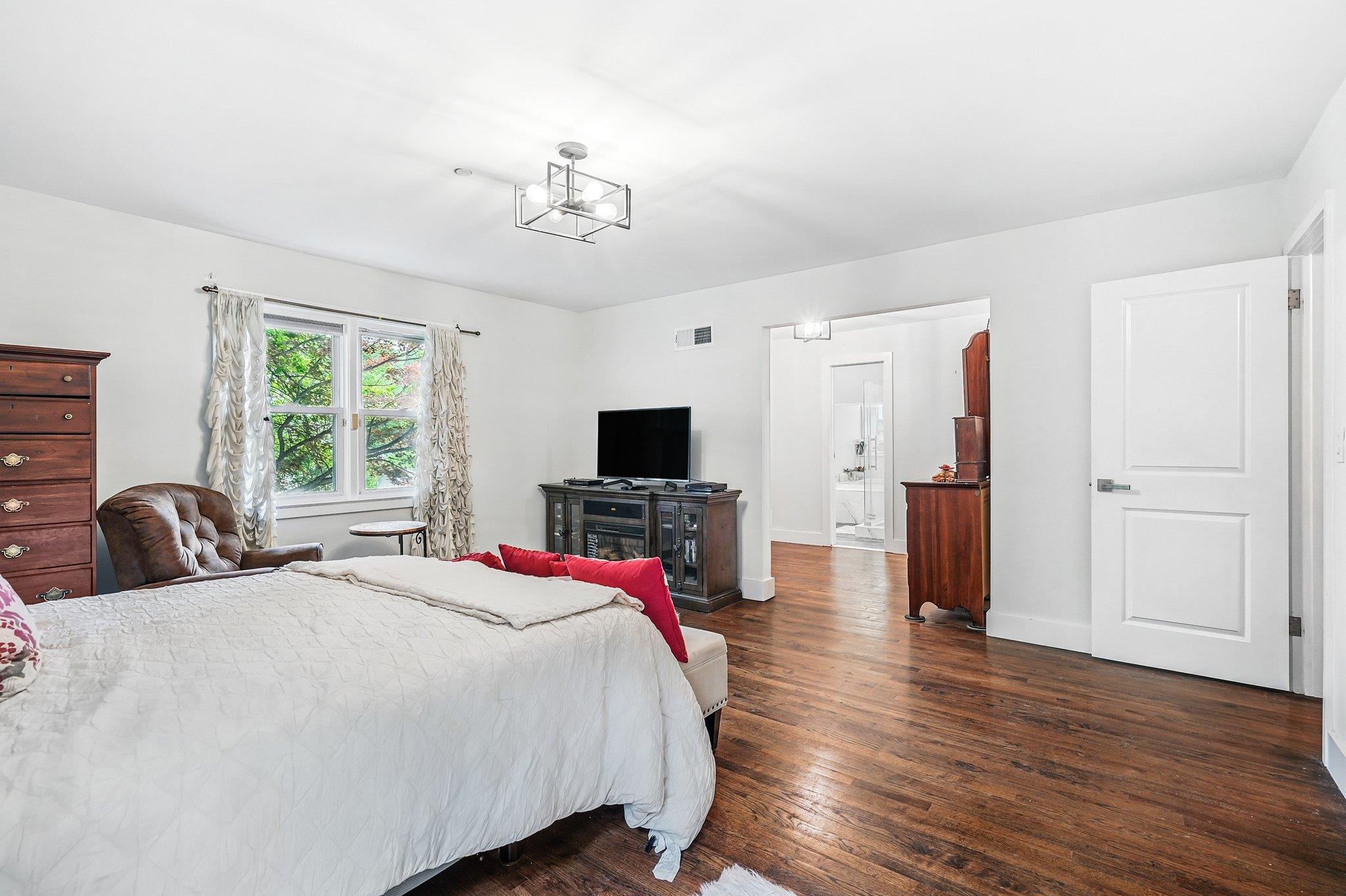 45 Rugby Road, New Rochelle, New York image 15