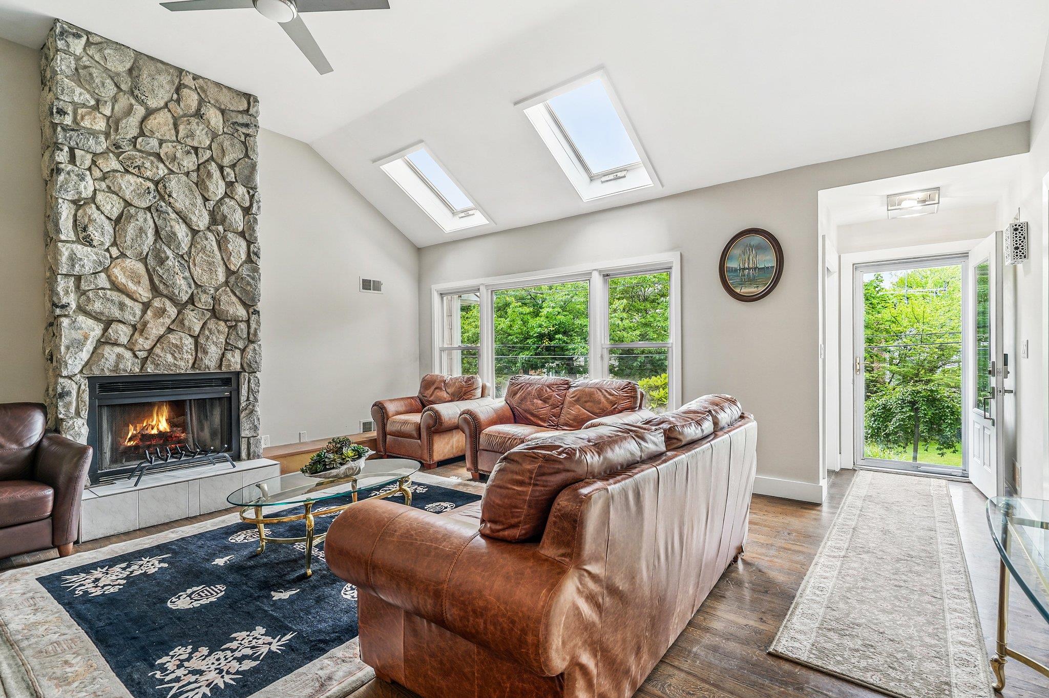 45 Rugby Road, New Rochelle, New York image 3