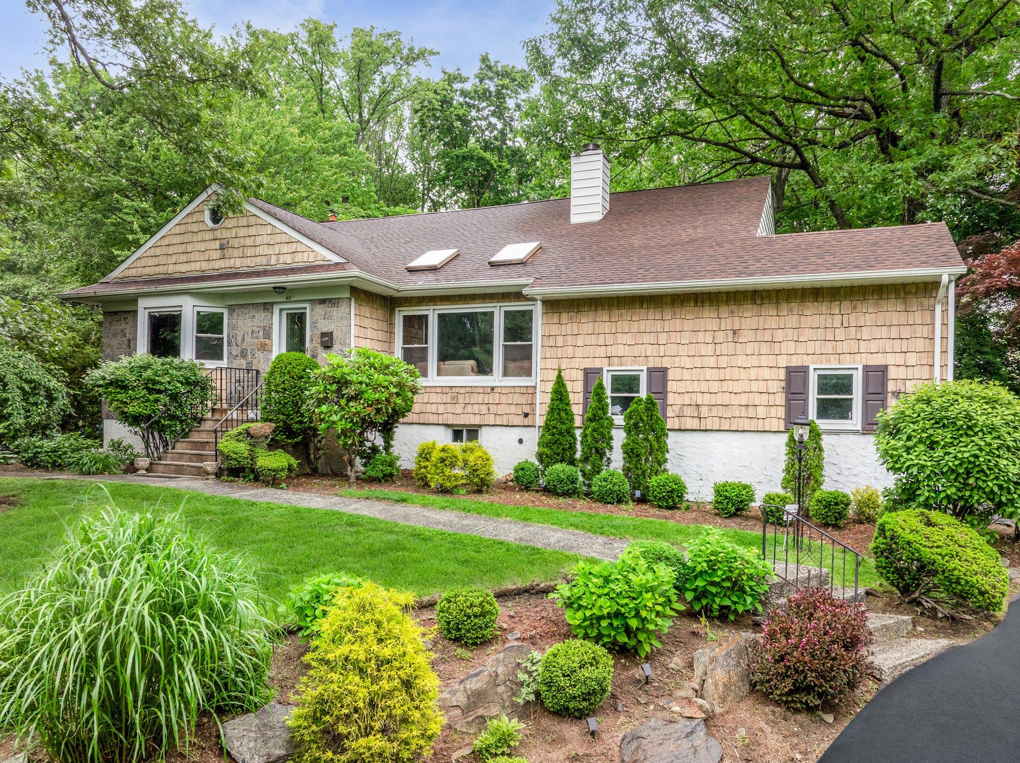 45 Rugby Road, New Rochelle, New York image 1