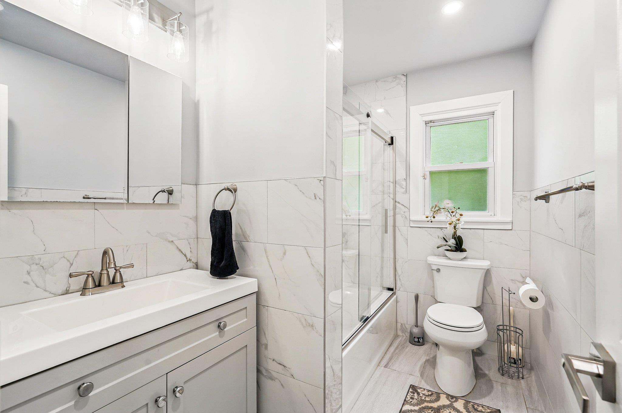 45 Rugby Road, New Rochelle, New York image 20