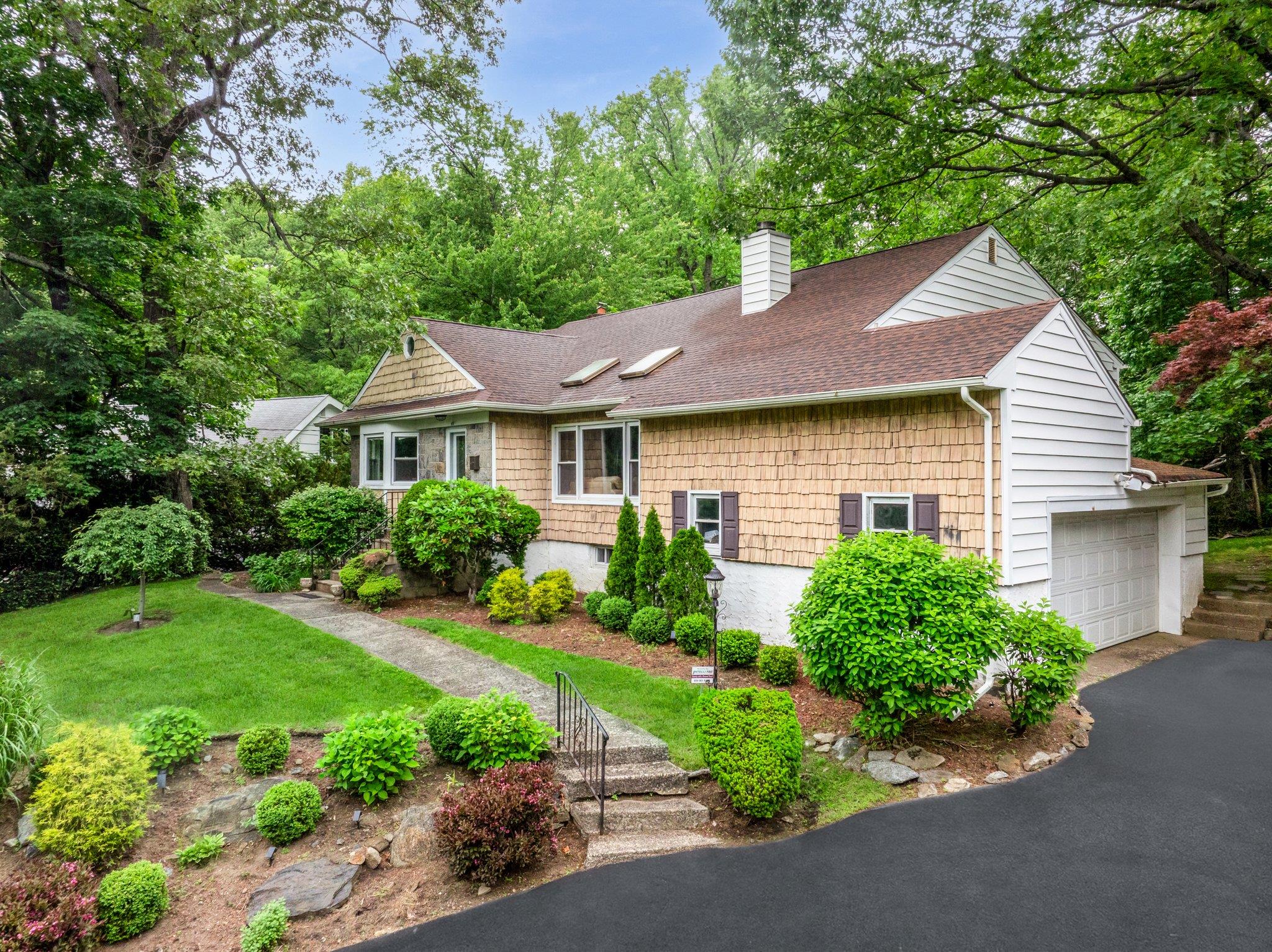 45 Rugby Road, New Rochelle, New York image 46