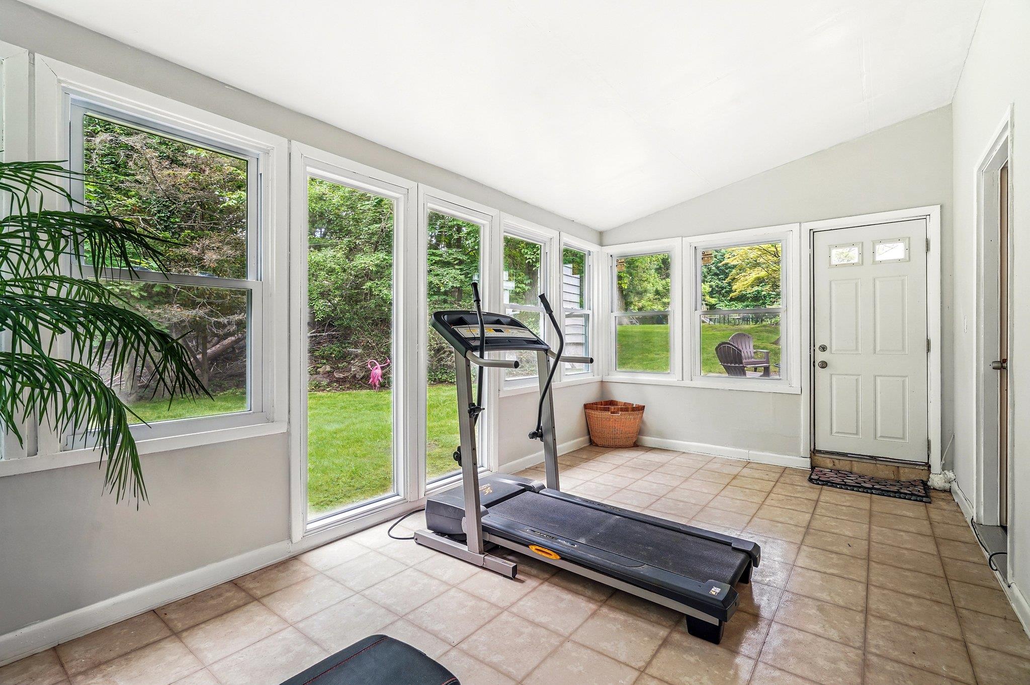 45 Rugby Road, New Rochelle, New York image 25
