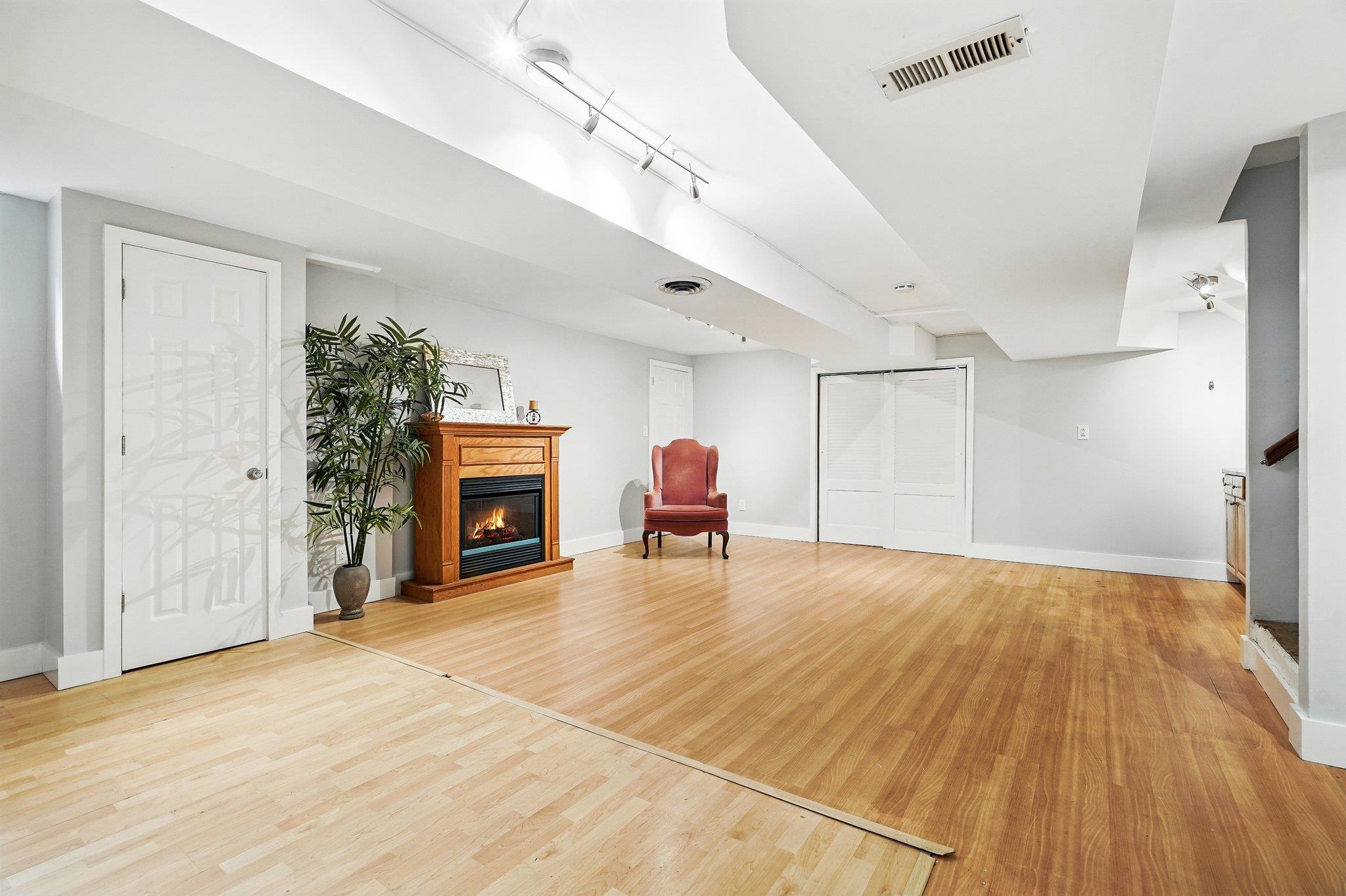 45 Rugby Road, New Rochelle, New York image 31