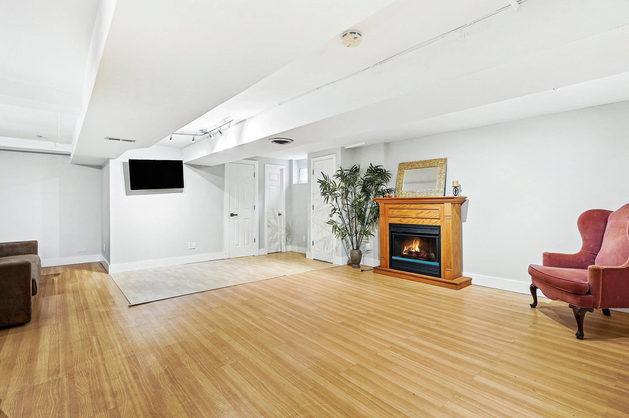 45 Rugby Road, New Rochelle, New York image 29