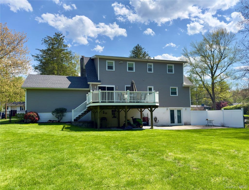 Photo of 9 Robert Drive, Hyde Park, NY 12538 (MLS # 995497)
