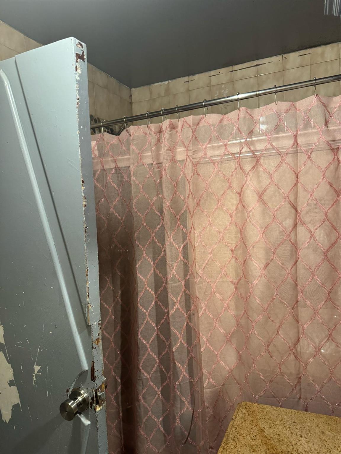 1242 Saint Lawrence Avenue