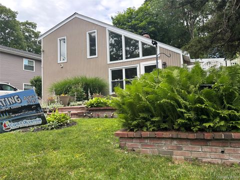 Homes For Sale - 42 Bennett Avenue<br/> Huntington Station, NY 11746