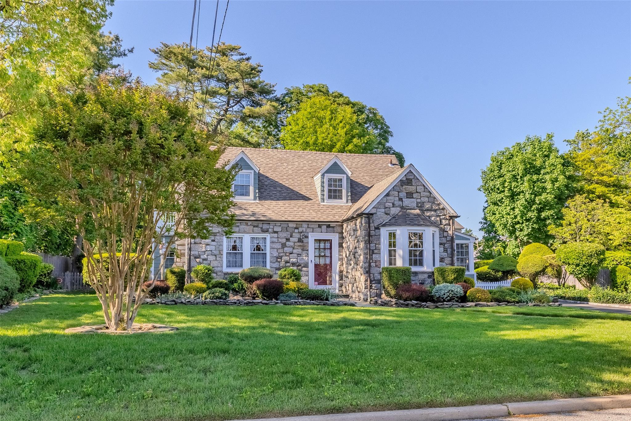 3355 Stratford Road, Wantagh, New York image 2