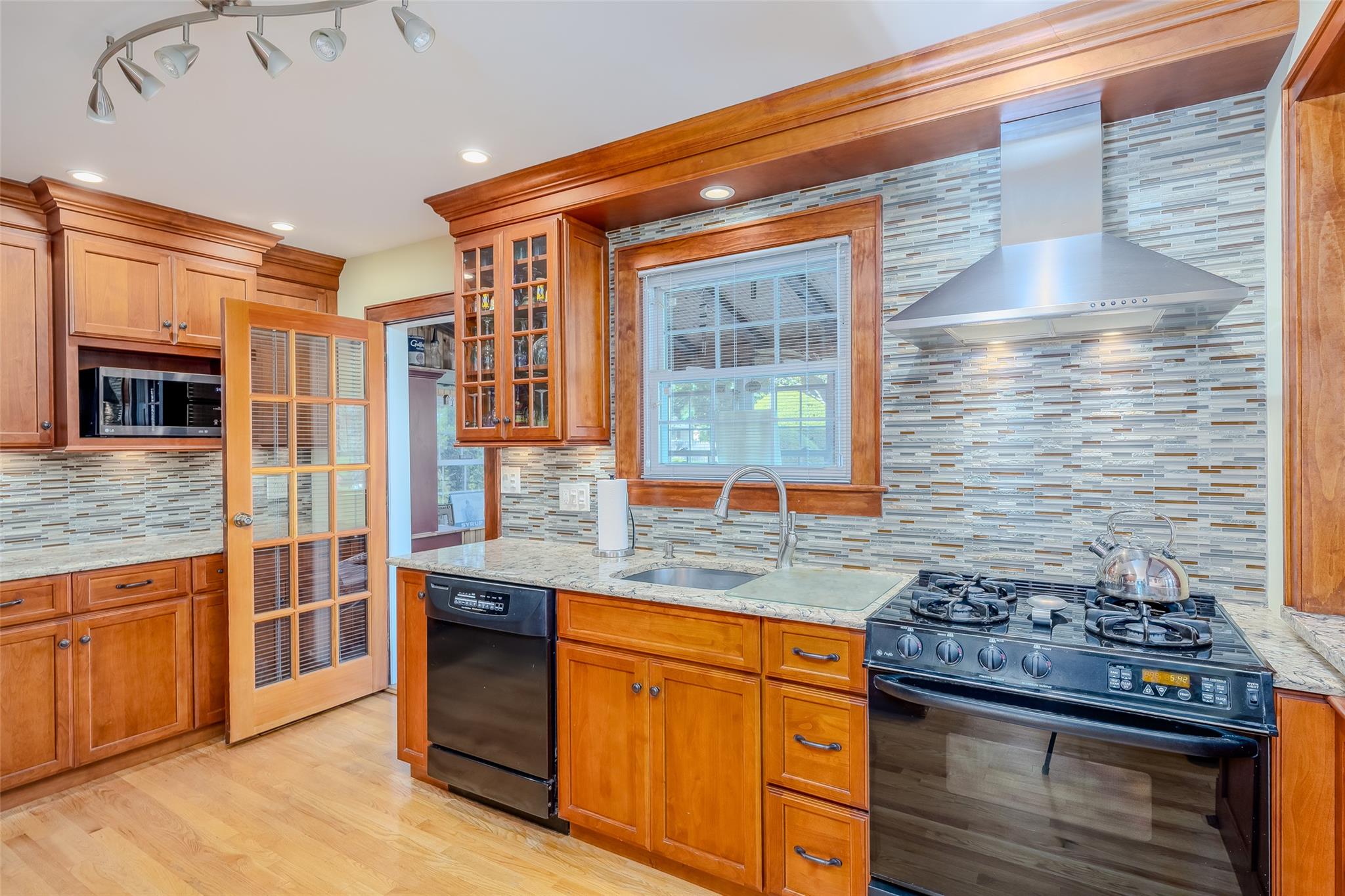 3355 Stratford Road, Wantagh, New York image 34