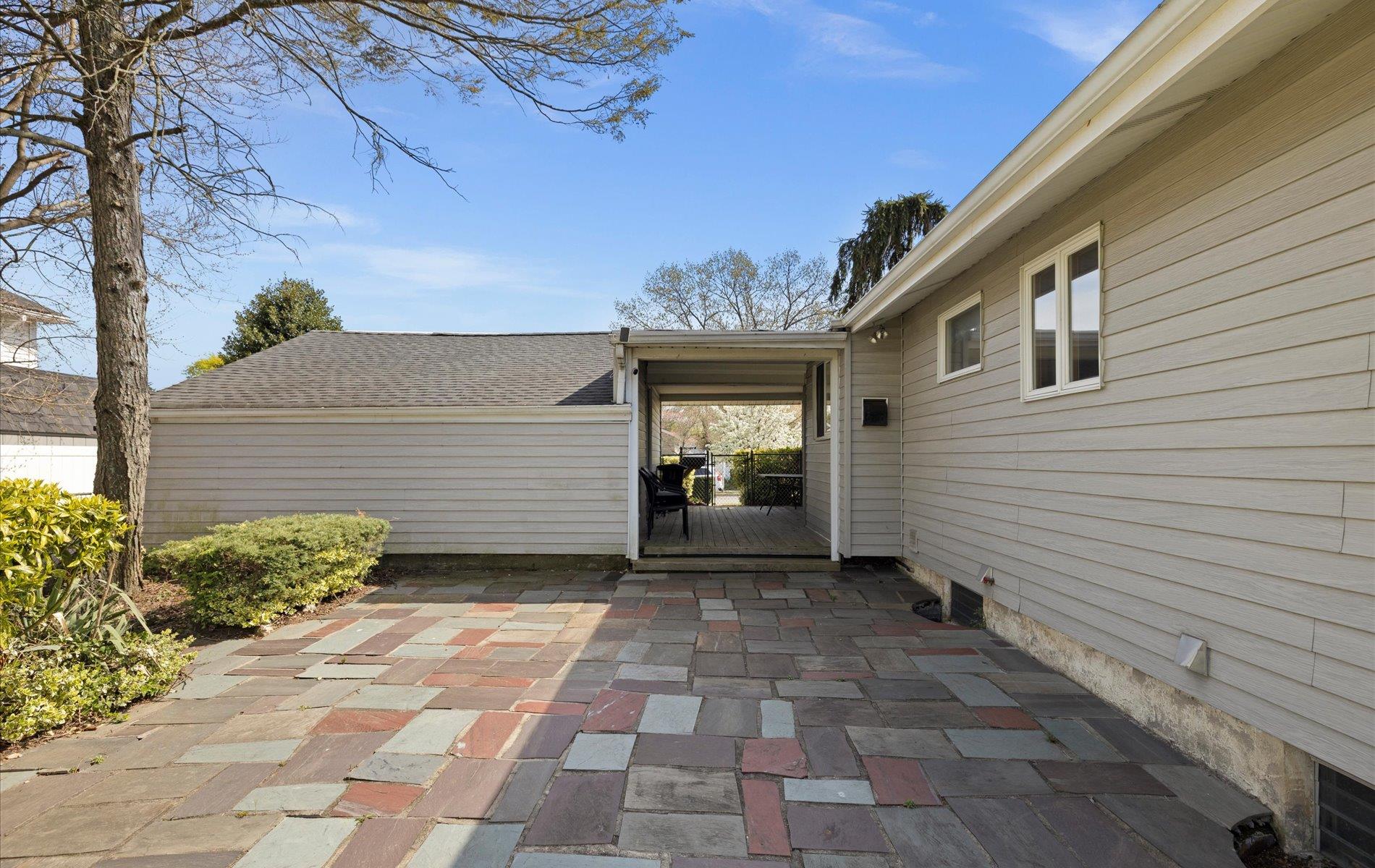 11 Pickwick Drive, Commack, New York image 21