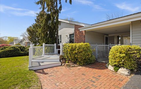 11 Pickwick Drive Commack NY 11725