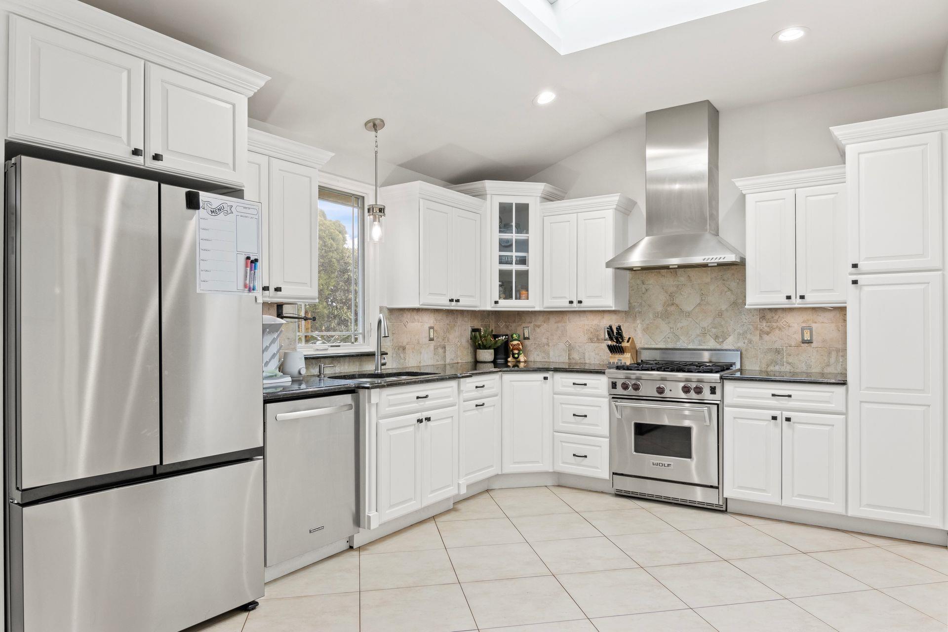 111 S Hillside Avenue, Nesconset, New York image 13