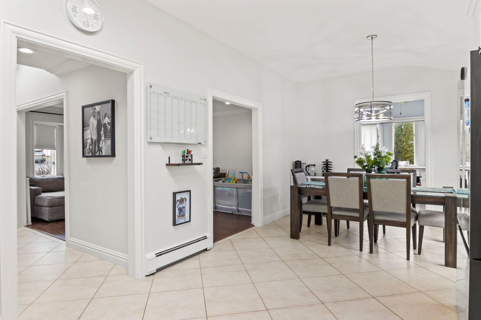 111 S Hillside Avenue, Nesconset, New York image 10