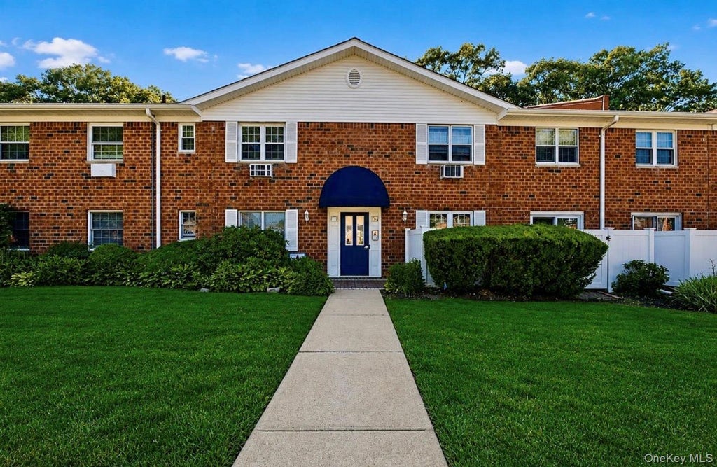 Photo of 460 Old Town Road #11I, Port Jefferson Station, NY 11776 (MLS # 1051775)