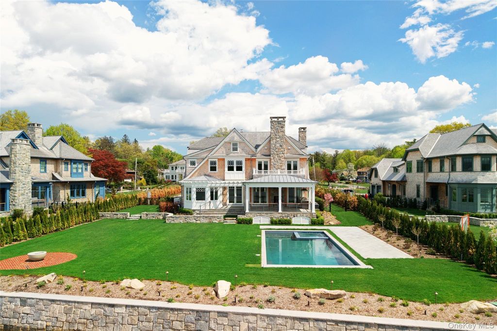 Photo of 71 Lake Road, Manhasset, NY 11030 (MLS # 984358)