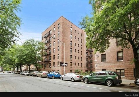 Photo of 132-35 Sanford Avenue #LD, Flushing, NY 11355 (MLS # 924082)