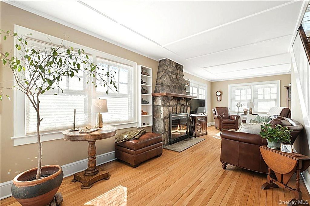 Photo of 79 West Main Street, Pawling, NY 12564 (MLS # 957324)