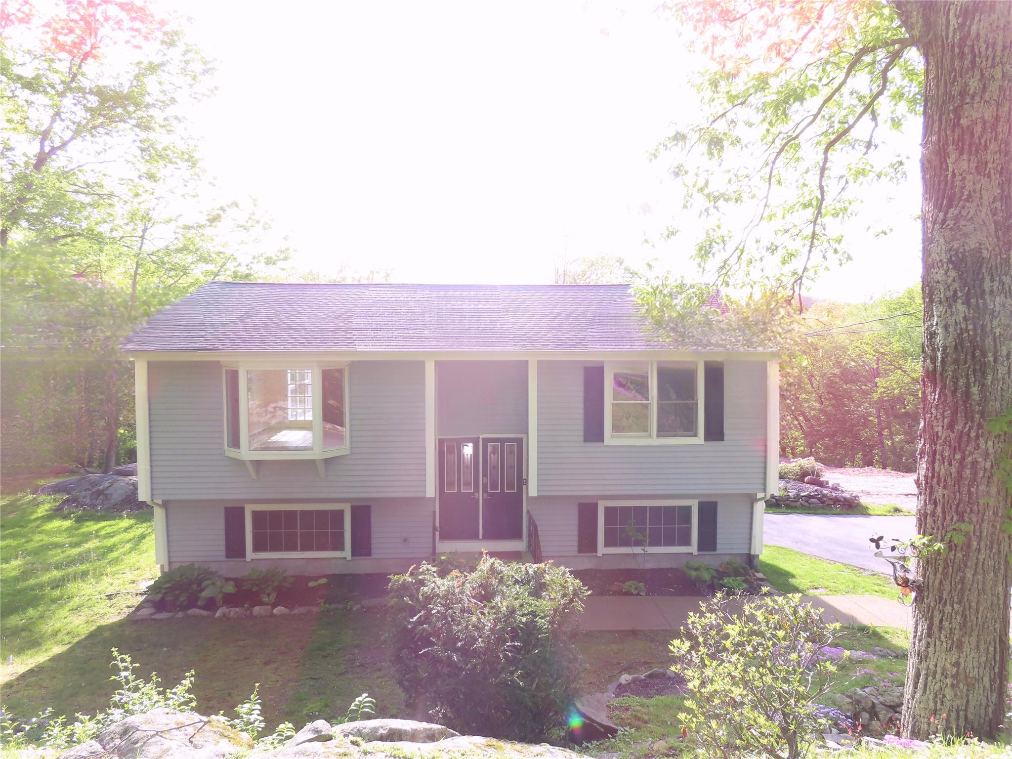 Tammany Hall Road, Carmel, New York - 3 Bedrooms  
2 Bathrooms  
8 Rooms - 