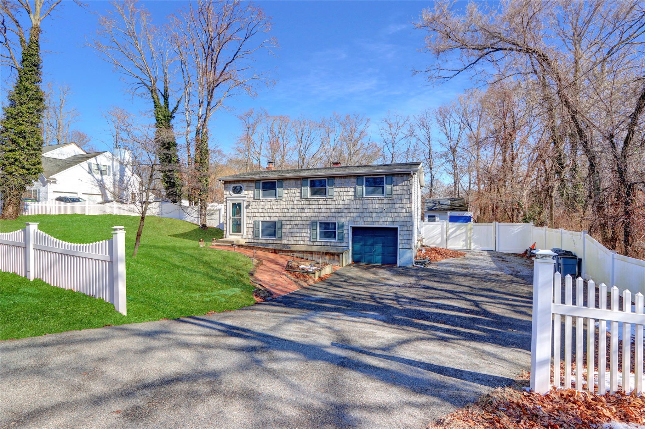325 Old Town Road, East Setauket, New York image 5