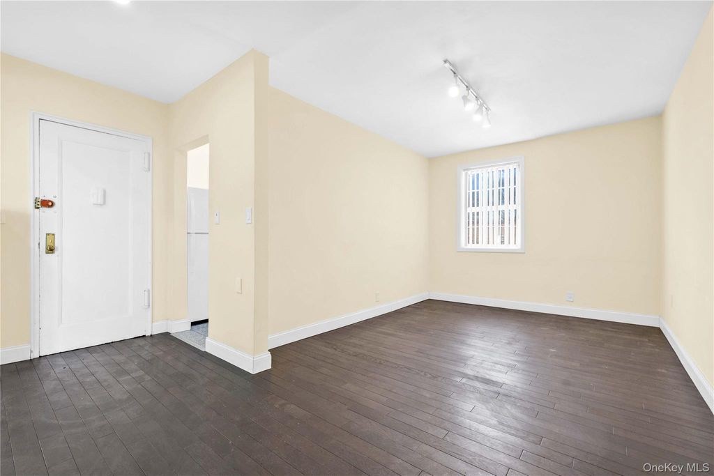 Photo of 78-15 138th Street #35E, Flushing, NY 11367 (MLS # 958228)