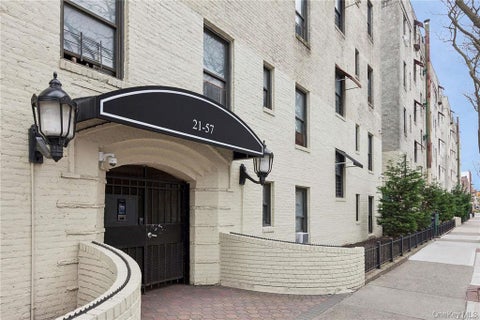 Photo of 21-57 33rd Street #4D, Astoria, NY 11105 (MLS # 1058938)