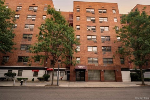 Photo of 94-30 58th Avenue #1E, Elmhurst, NY 11373 (MLS # 1052372)