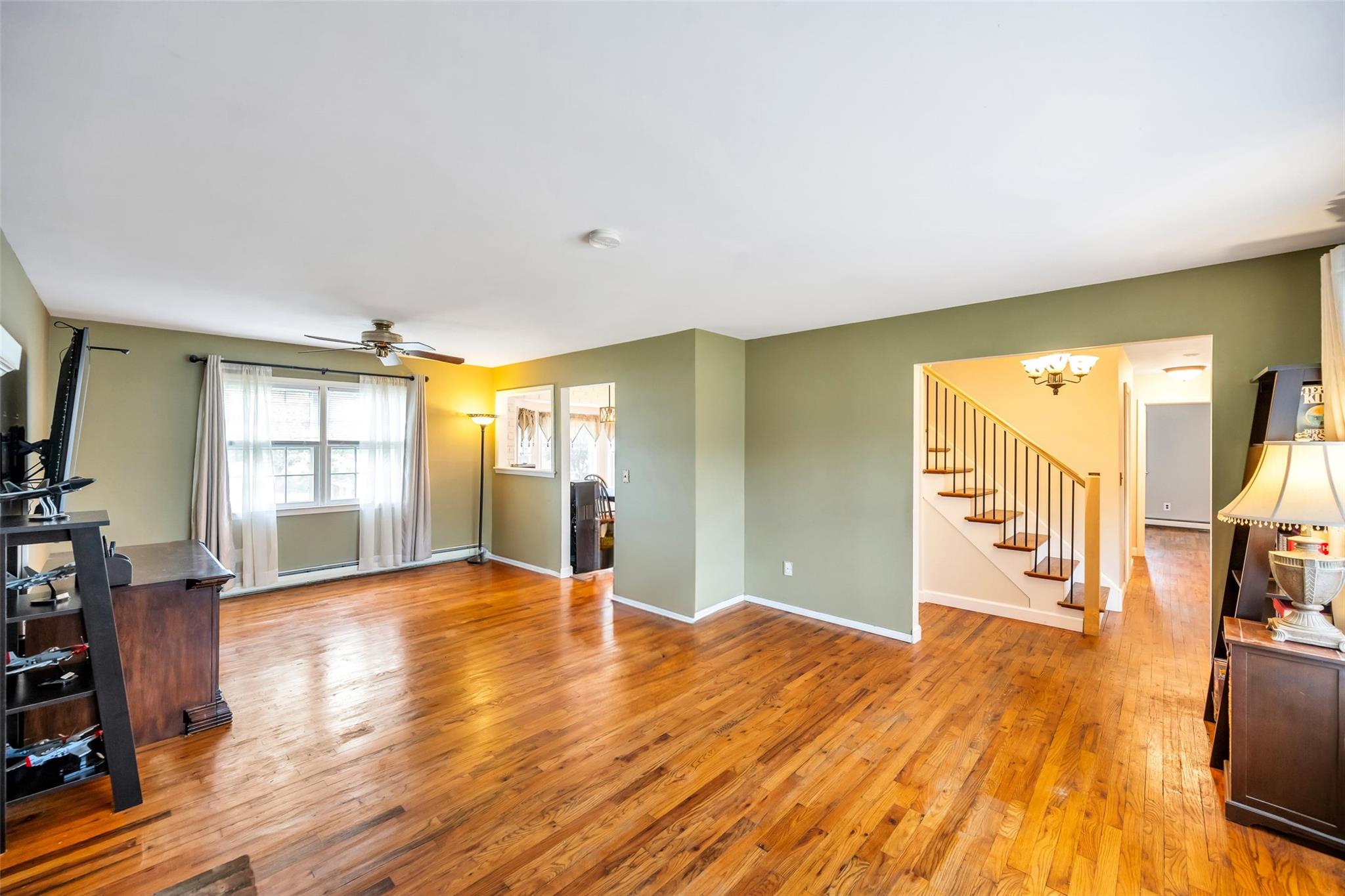 301 Maple Avenue, Patchogue, New York image 4