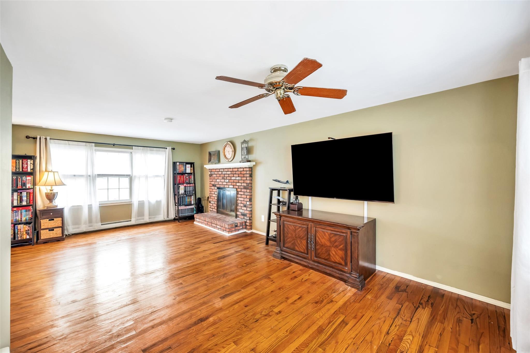 301 Maple Avenue, Patchogue, New York image 6