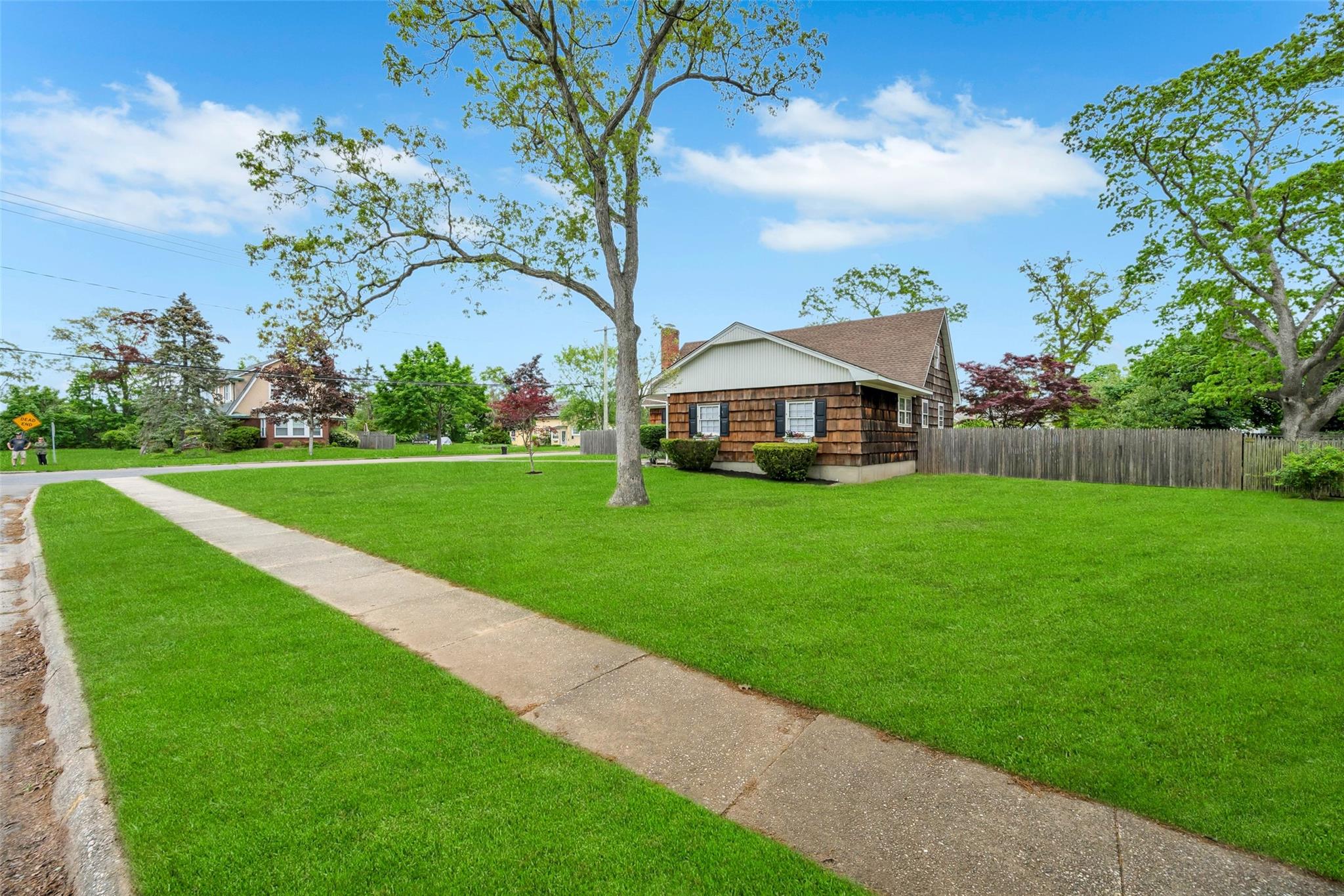 301 Maple Avenue, Patchogue, New York image 28