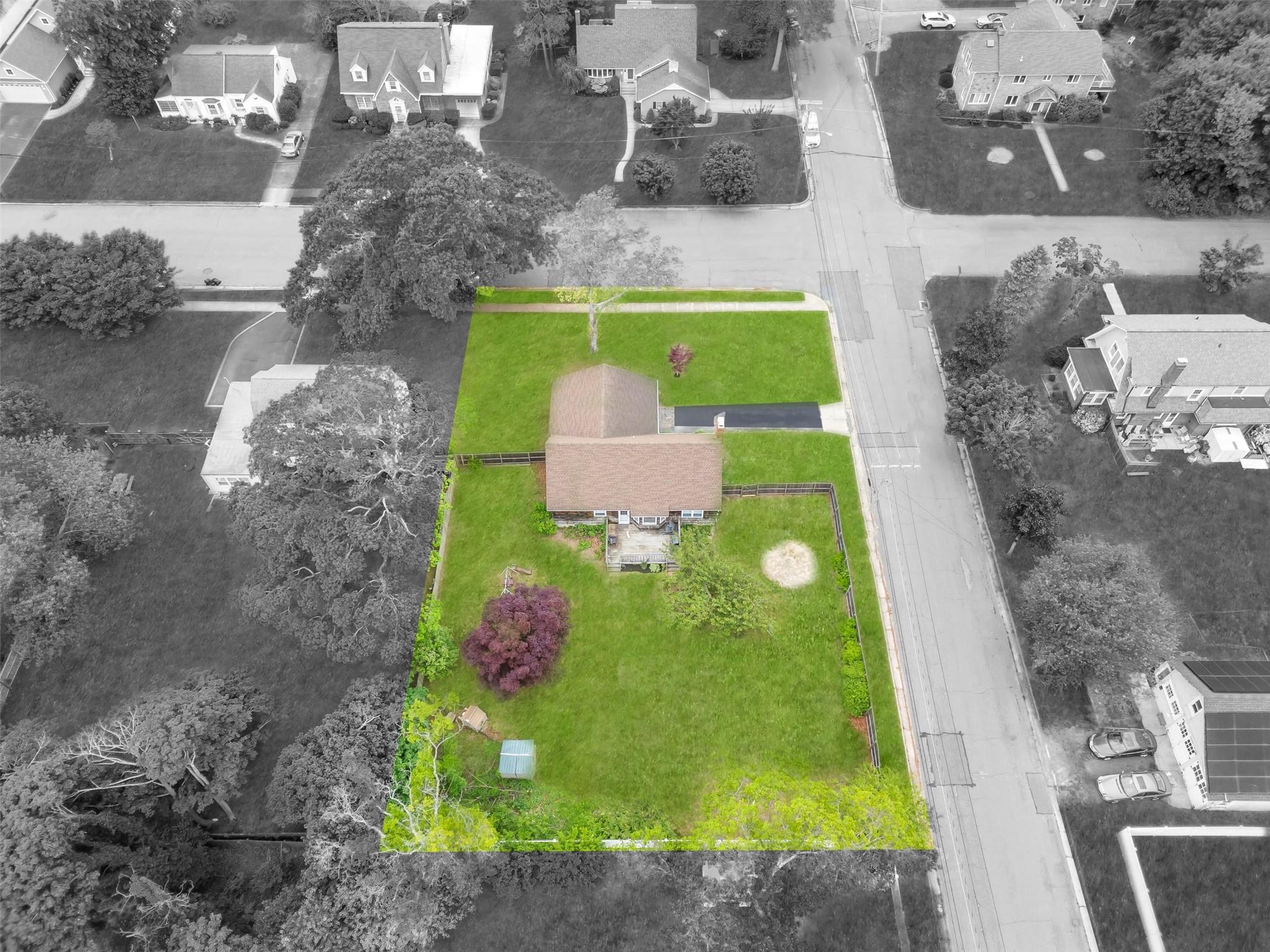 301 Maple Avenue, Patchogue, New York image 25