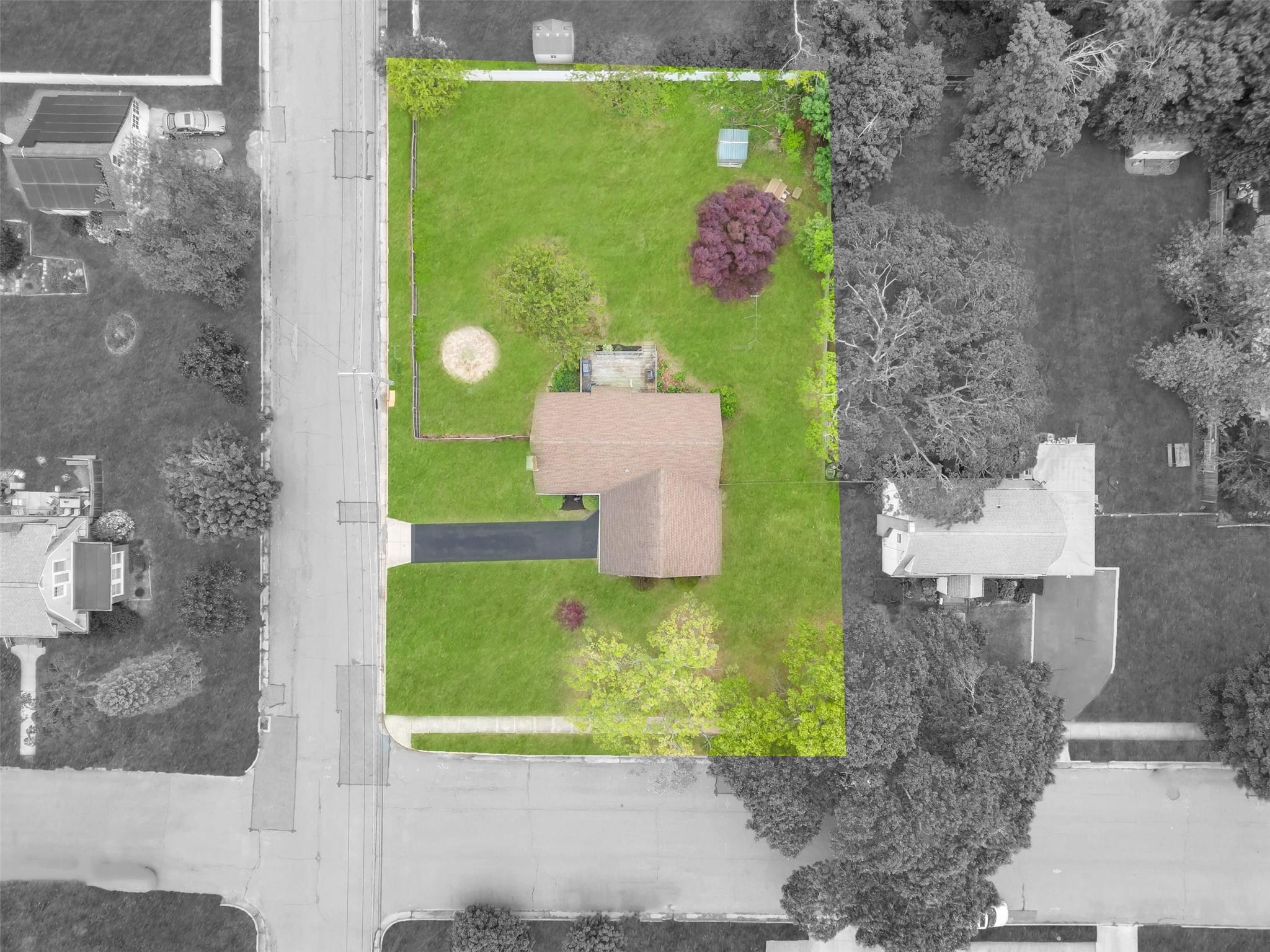 301 Maple Avenue, Patchogue, New York image 23
