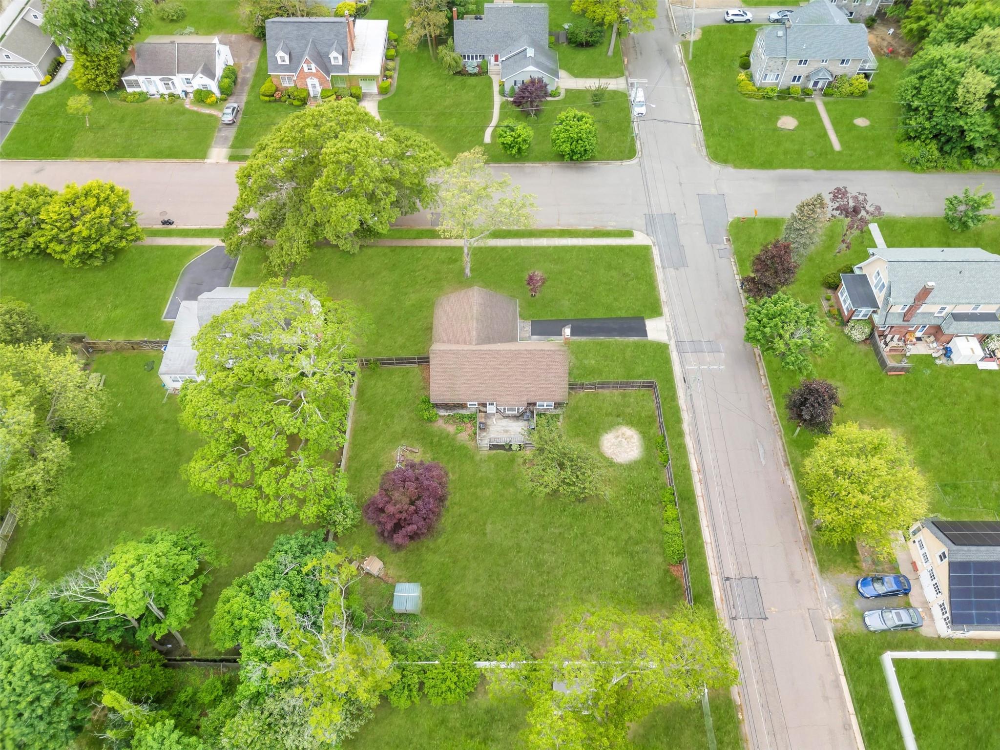 301 Maple Avenue, Patchogue, New York image 24